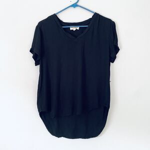 Anthropologie Cloth & Stone Top Medium Black Short Sleeve V Neck Minimalist